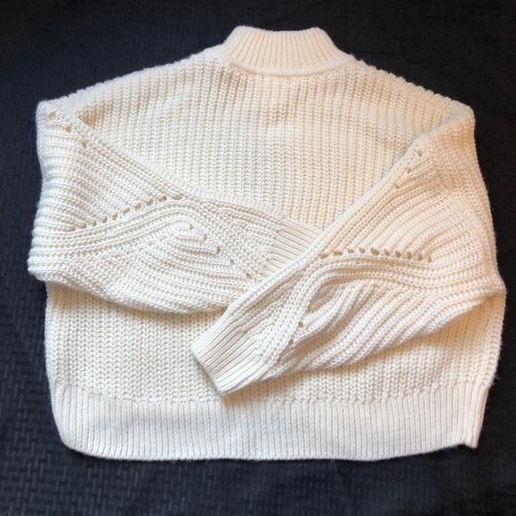 H&M Junior Cropped Cream Turtleneck Sweater Size M - Picture 2 of 4